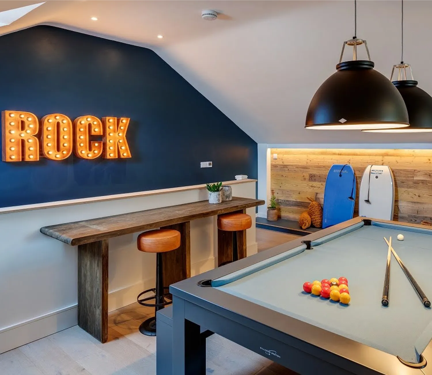 Luxury Nero Pool Tables